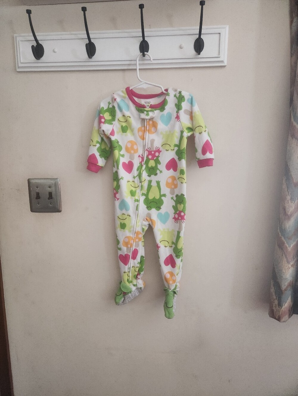 🎉 Girls: 18m Frog Themed Footie Pjs